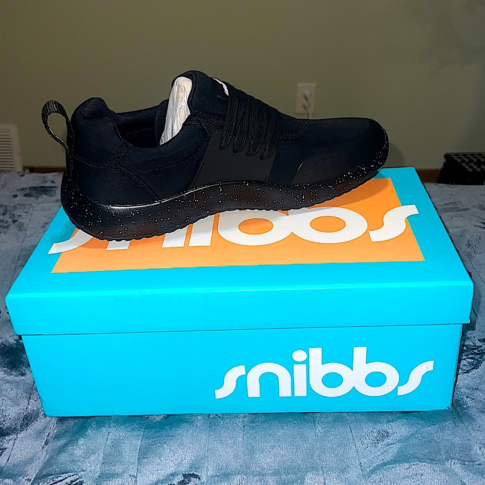 New Snibbs W 7.5 Black Shoes